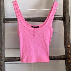 pink tank top